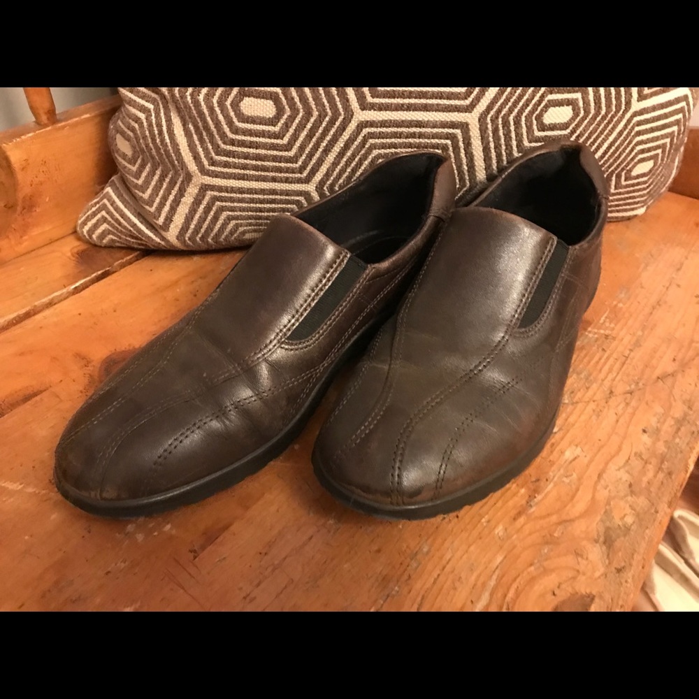 Echo brown slip on walking shoes.